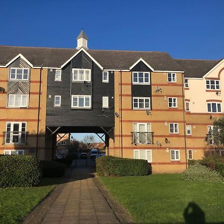 Lovely Riverside Flat Stifford ภายนอก รูปภาพ
