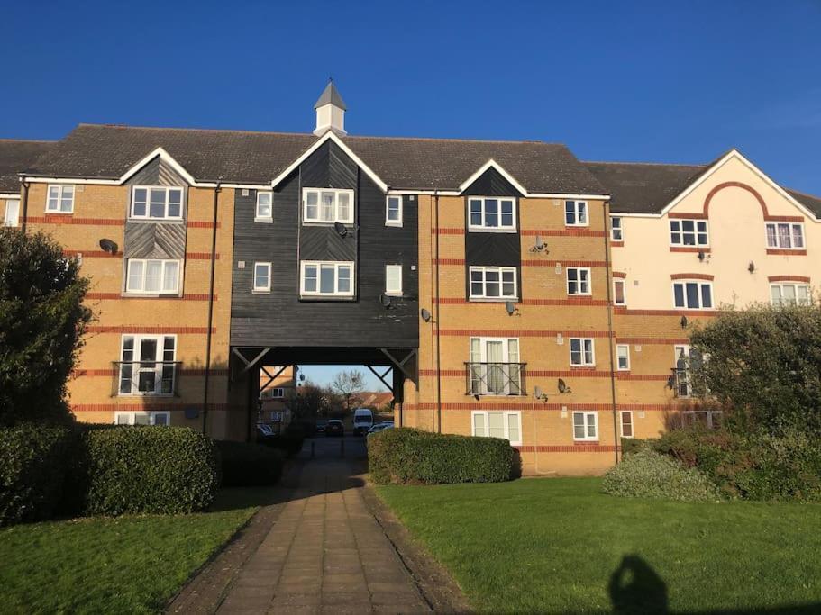 Lovely Riverside Flat Stifford ภายนอก รูปภาพ