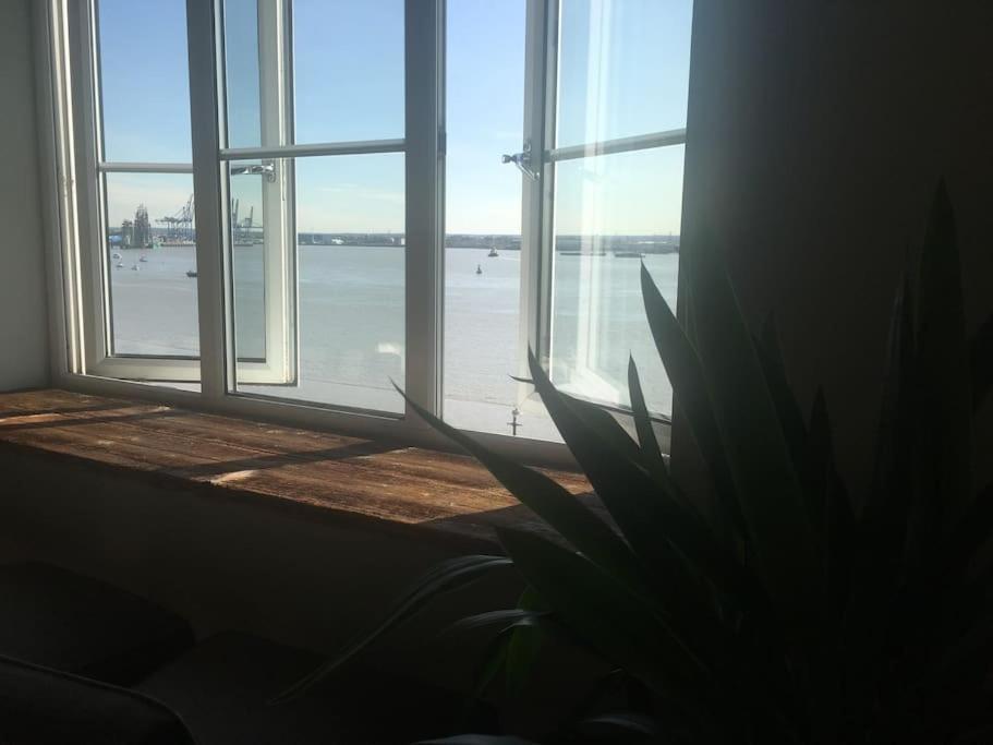 Lovely Riverside Flat Stifford ภายนอก รูปภาพ